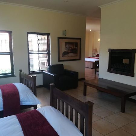Moon And Sixpence Garden Guest House Muldersdrift Bagian luar foto