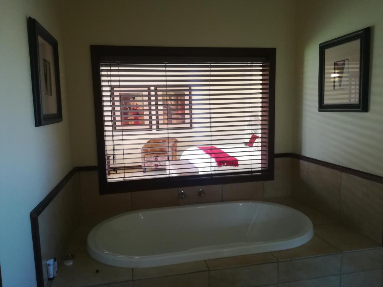 Moon And Sixpence Garden Guest House Muldersdrift Bagian luar foto