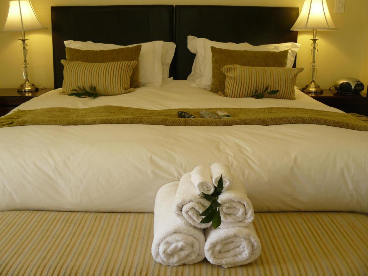 Moon And Sixpence Garden Guest House Muldersdrift Bagian luar foto