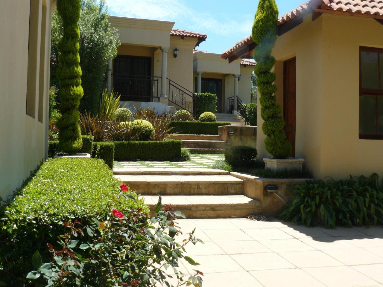 Moon And Sixpence Garden Guest House Muldersdrift Bagian luar foto
