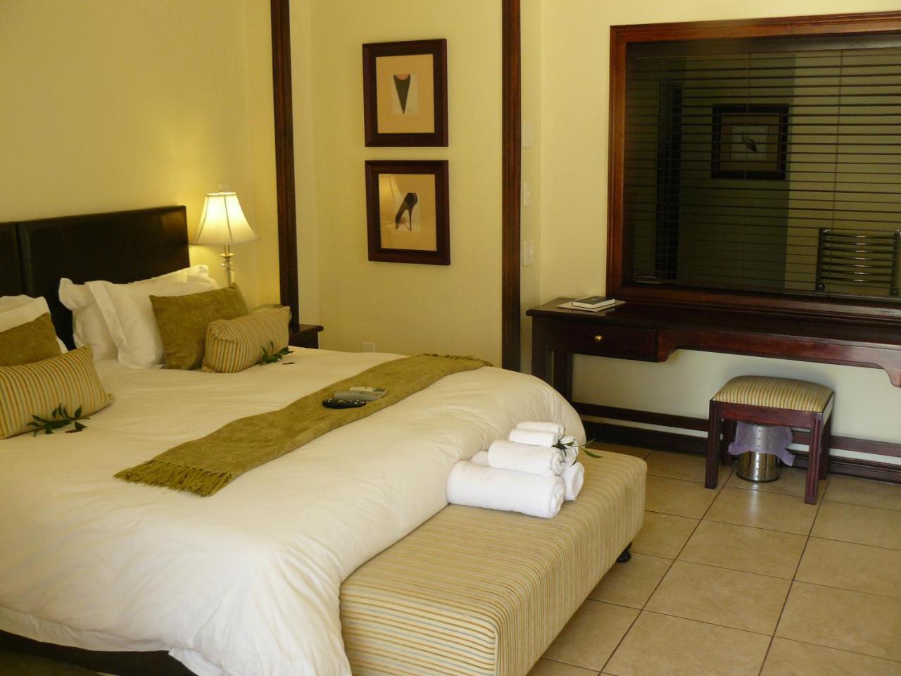 Moon And Sixpence Garden Guest House Muldersdrift Bagian luar foto