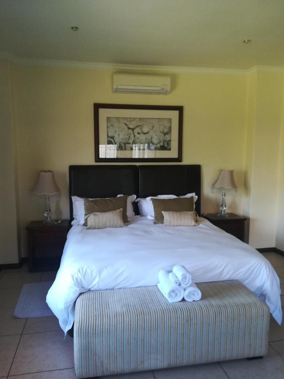 Moon And Sixpence Garden Guest House Muldersdrift Ruang foto